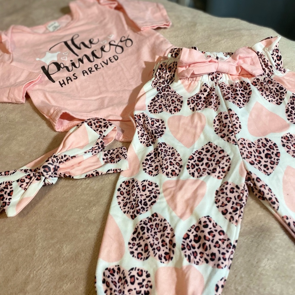 SHEIN BABY Pink Heart and Leopard set